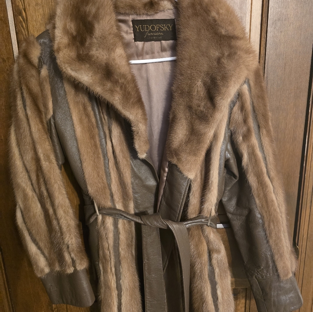 Brown mink real Fur Coat for Women - Picture 13 of 16